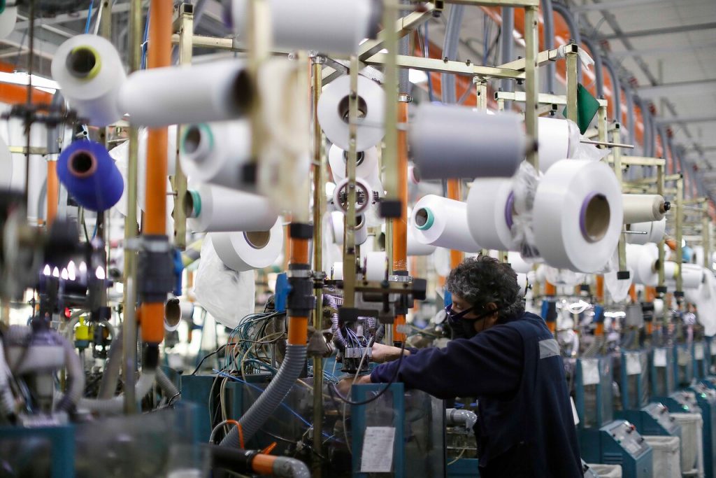 La producción industrial en Chile anota su primer crecimiento luego de seis meses de caídas